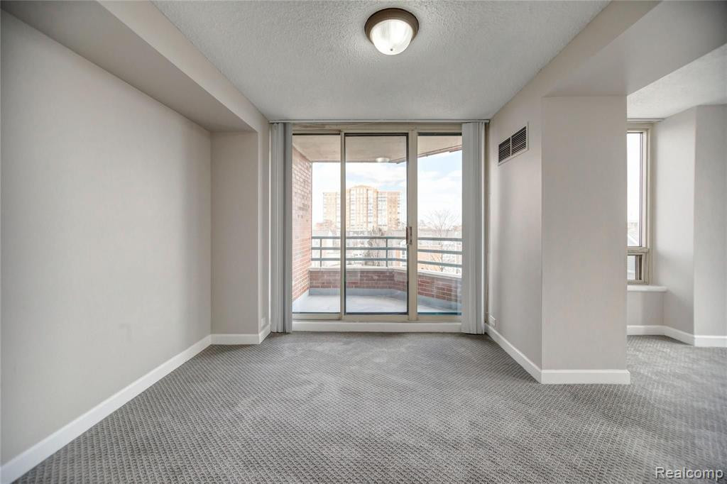 3320 Spinnaker Lane, 4C, Detroit, MI 48207 — Photo 16