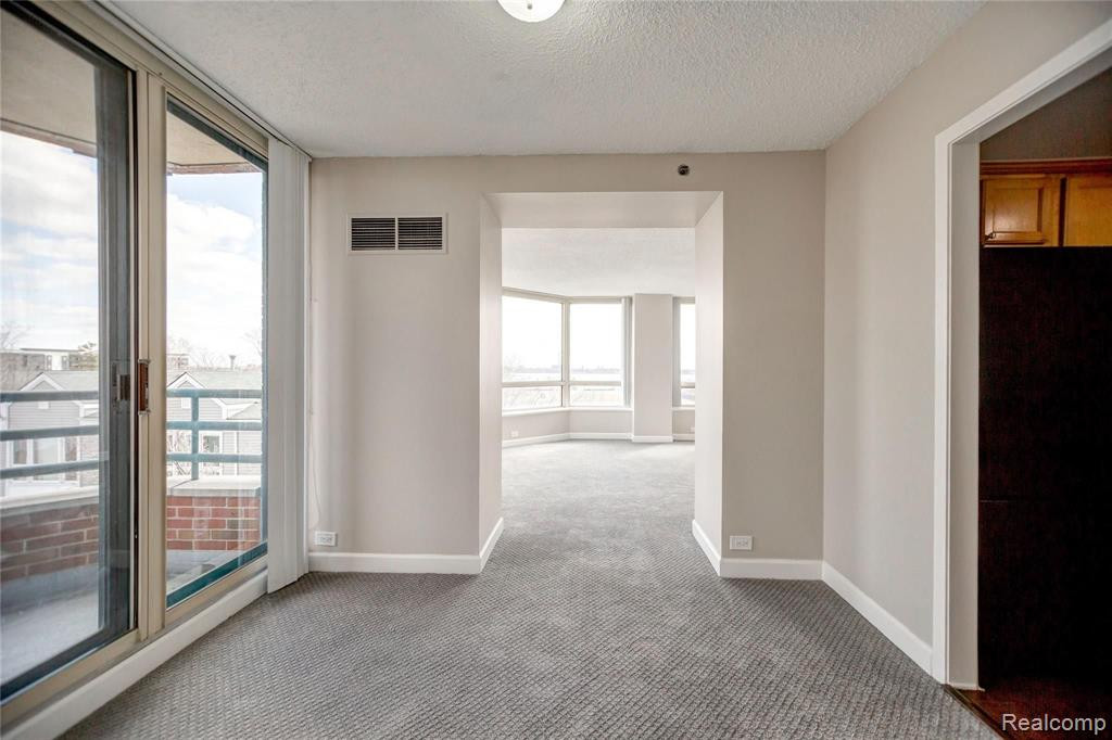3320 Spinnaker Lane, 4C, Detroit, MI 48207 — Photo 18