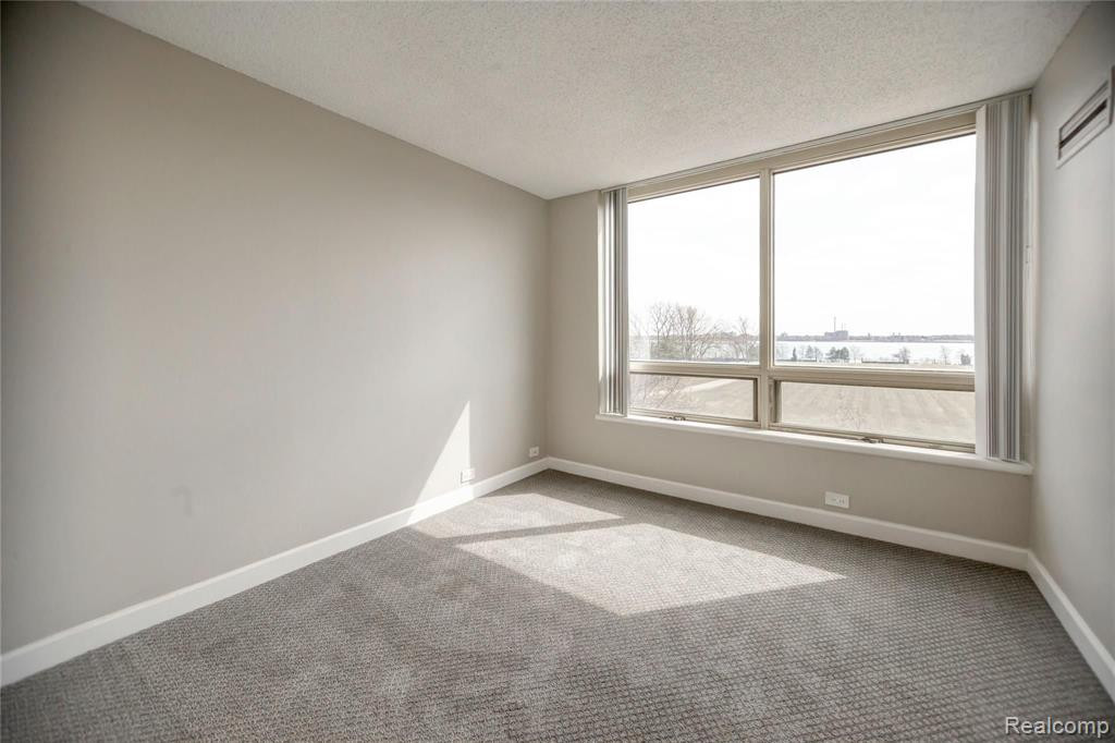 3320 Spinnaker Lane, 4C, Detroit, MI 48207 — Photo 24