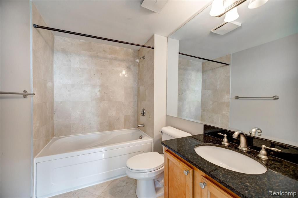 3320 Spinnaker Lane, 4C, Detroit, MI 48207 — Photo 31