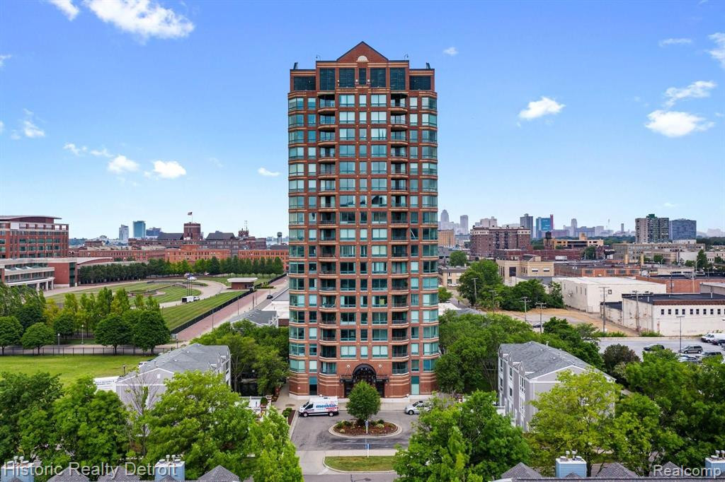 3320 Spinnaker Lane, 14 E, Detroit, MI 48207 — front exterior