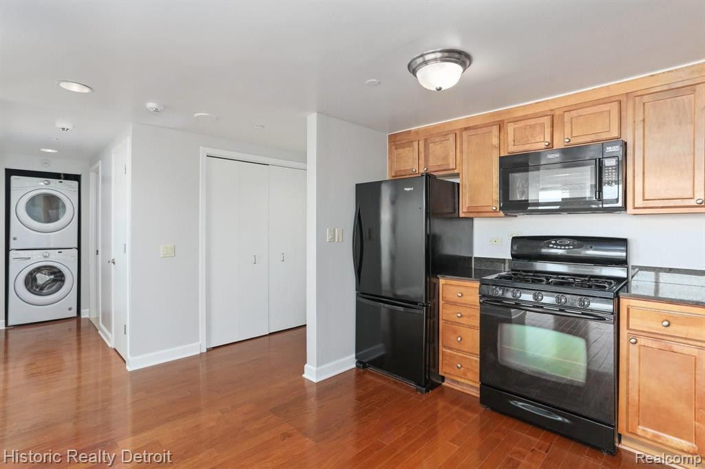 3320 Spinnaker Lane, 14 E, Detroit, MI 48207 — Photo 8