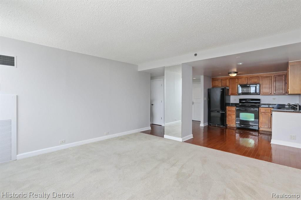3320 Spinnaker Lane, 14 E, Detroit, MI 48207 — Photo 11