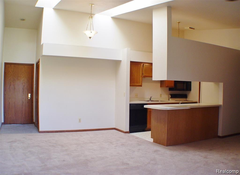 1565 Harbour Boulevard, 182, Trenton, MI 48183 — Photo 4