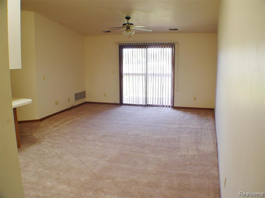1565 Harbour Boulevard, 182, Trenton, MI 48183 — Photo 9