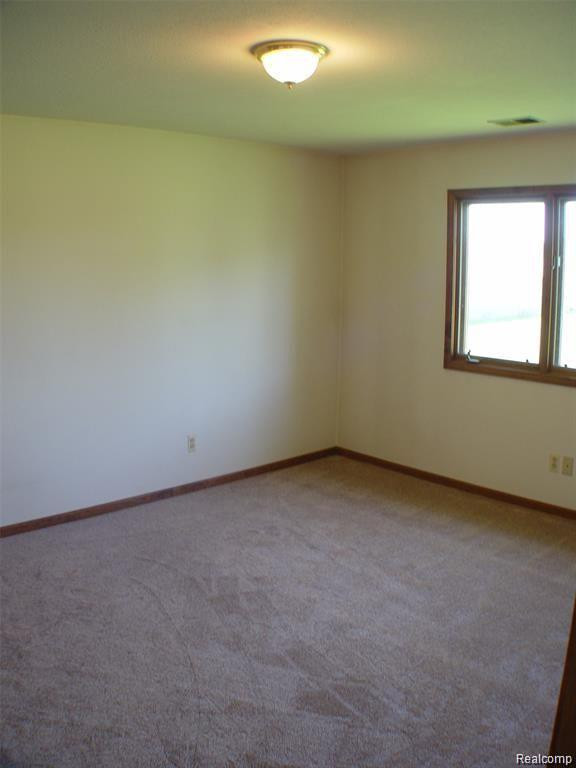 1565 Harbour Boulevard, 182, Trenton, MI 48183 — Photo 17