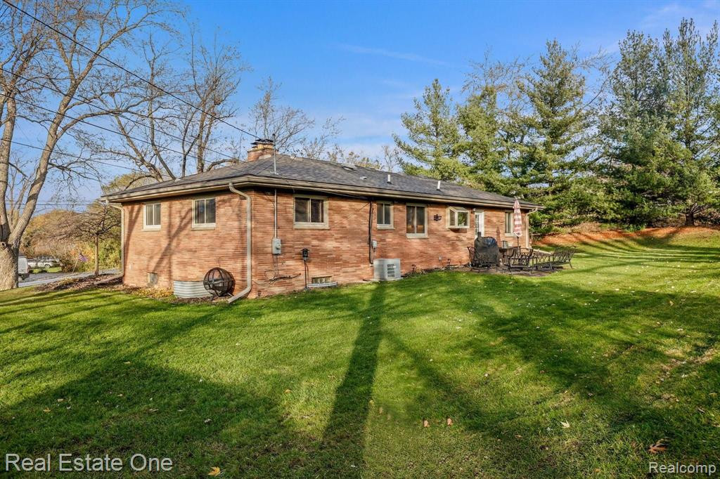 6340 MIDDLE LAKE Road, Clarkston, MI — Photo 5
