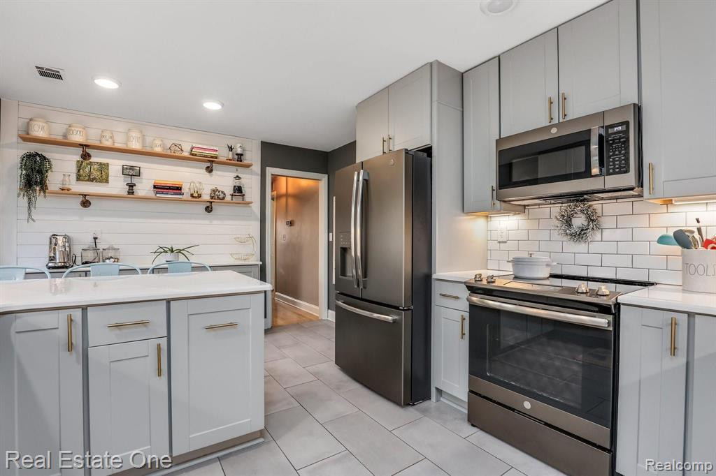 6340 MIDDLE LAKE Road, Clarkston, MI — Photo 16