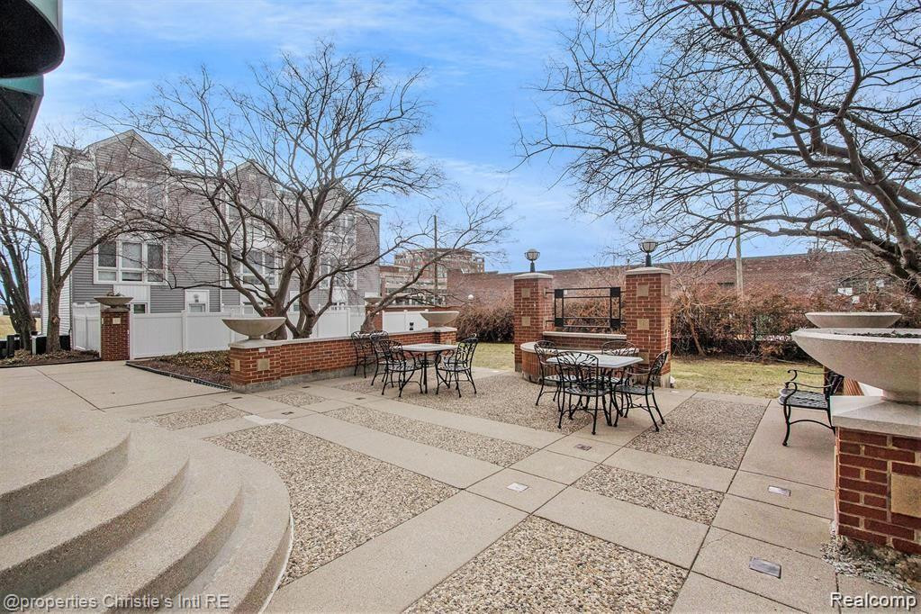 3320 Spinnaker Lane, 2 D, Detroit, MI 48207 — Photo 17