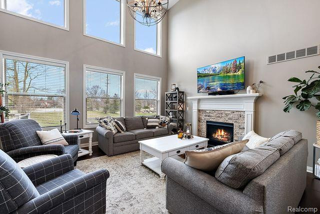 635 STONEY POINTE Circle, Lake Orion, MI 48362 — Photo 9