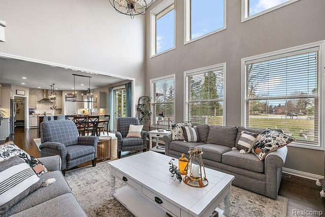 635 STONEY POINTE Circle, Lake Orion, MI 48362 — Photo 11