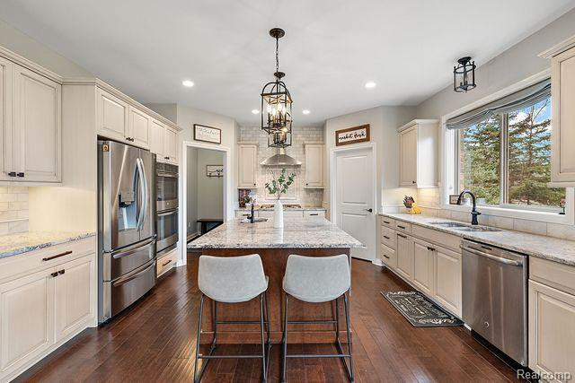 635 STONEY POINTE Circle, Lake Orion, MI 48362 — Photo 21