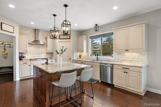 635 STONEY POINTE Circle, Lake Orion, MI 48362 — Photo 22
