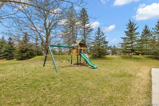 635 STONEY POINTE Circle, Lake Orion, MI 48362 — Photo 68