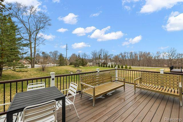 635 STONEY POINTE Circle, Lake Orion, MI 48362 — Photo 71