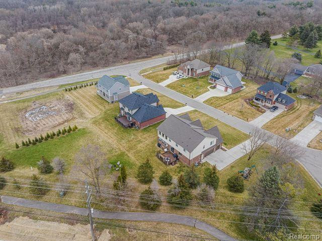 635 STONEY POINTE Circle, Lake Orion, MI 48362 — Photo 75