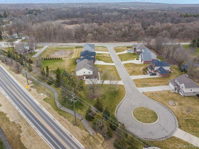 635 STONEY POINTE Circle, Lake Orion, MI 48362 — Photo 76