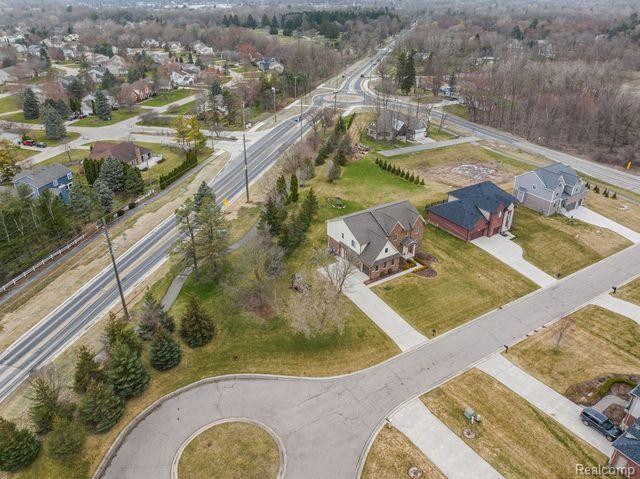635 STONEY POINTE Circle, Lake Orion, MI 48362 — Photo 77