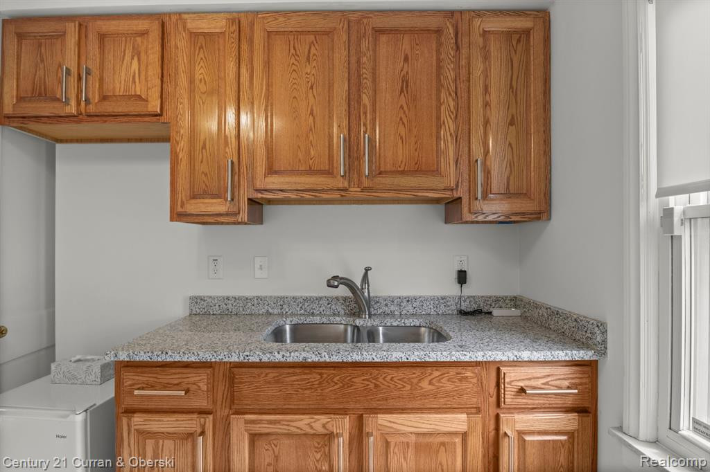 6148 MAPLE Street, Dearborn, MI 48126 — Photo 7