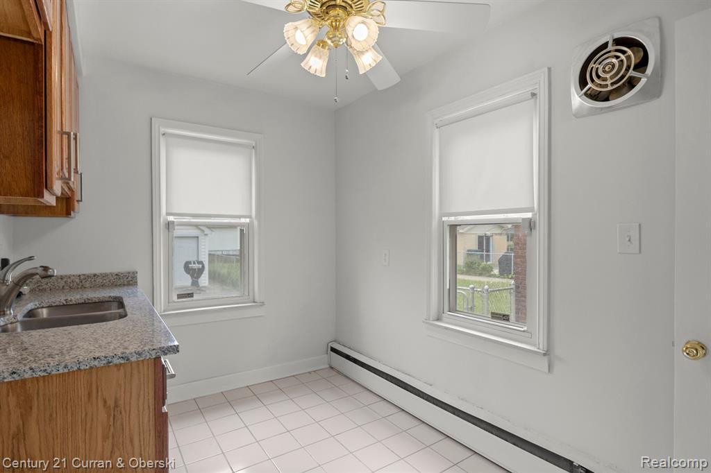 6148 MAPLE Street, Dearborn, MI 48126 — Photo 9