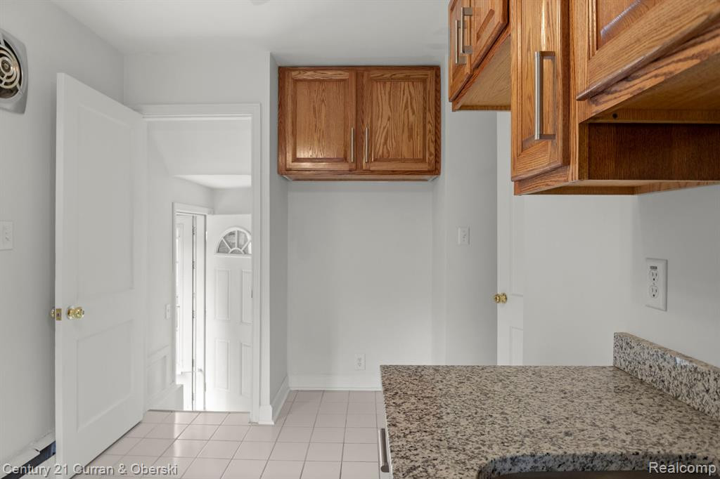 6148 MAPLE Street, Dearborn, MI 48126 — Photo 10