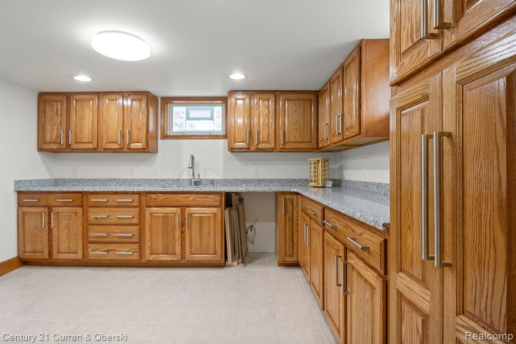 6148 MAPLE Street, Dearborn, MI 48126 — Photo 28