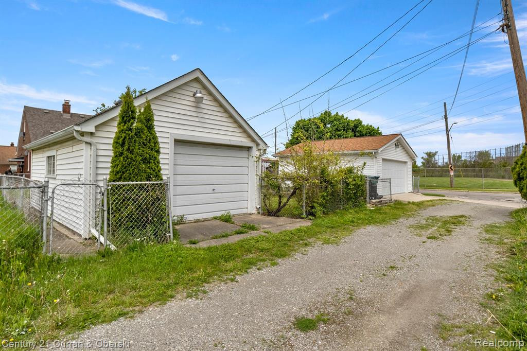 6148 MAPLE Street, Dearborn, MI 48126 — Photo 36