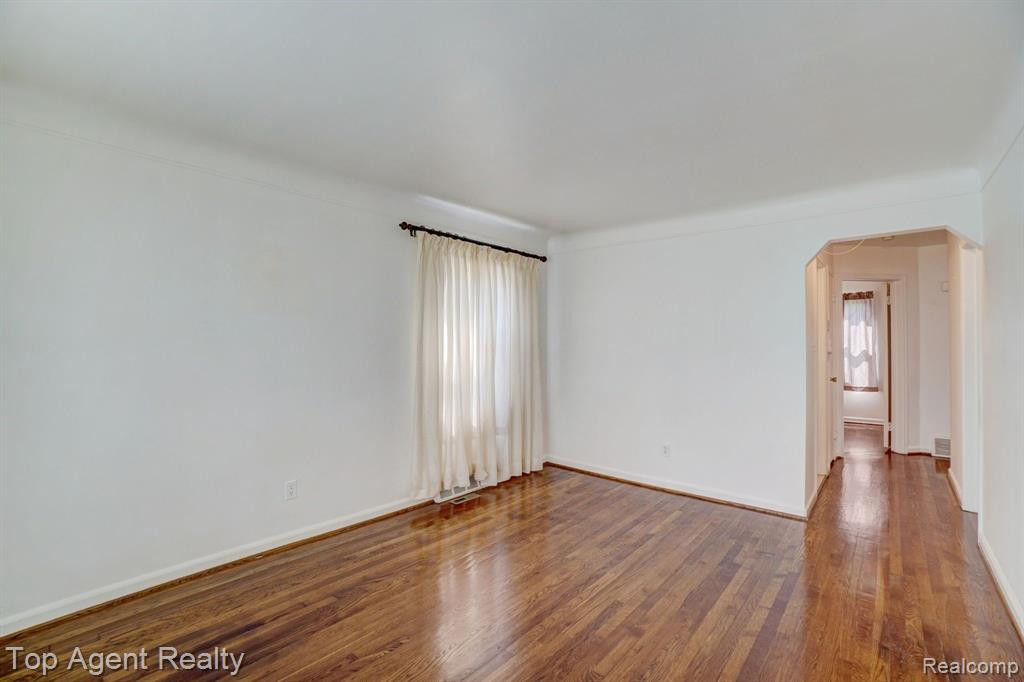 69 NAKOTA Street, Clawson, MI — Photo 8