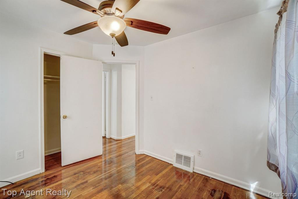 69 NAKOTA Street, Clawson, MI — Photo 10
