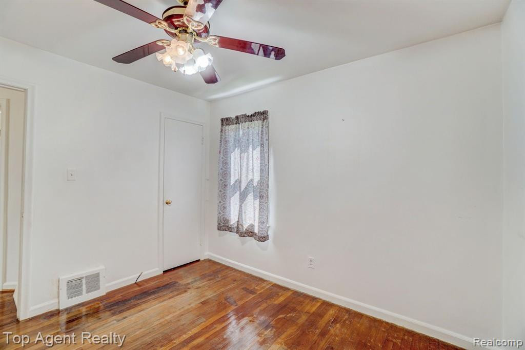 69 NAKOTA Street, Clawson, MI — Photo 15