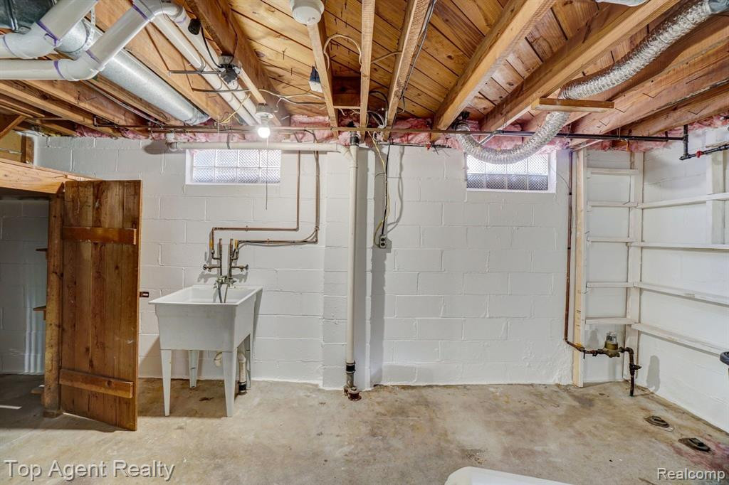 69 NAKOTA Street, Clawson, MI — Photo 19