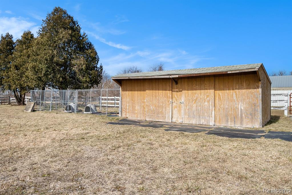 8820 SPARLING Road, Wales, MI — Photo 29