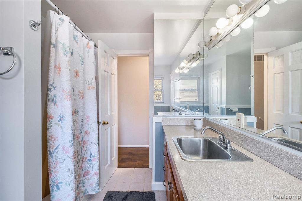 8820 SPARLING Road, Wales, MI — Photo 39