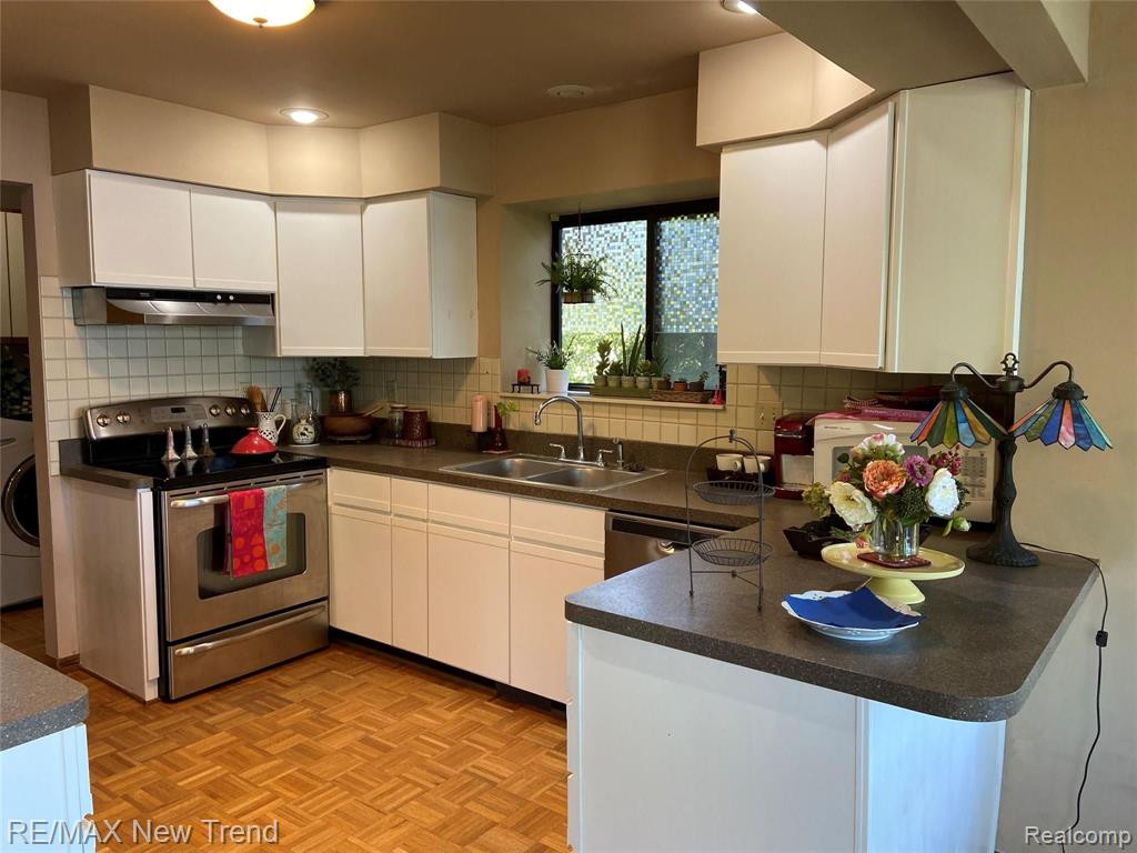 4850 LOCKHART Street, West Bloomfield, MI 48323 — Photo 35
