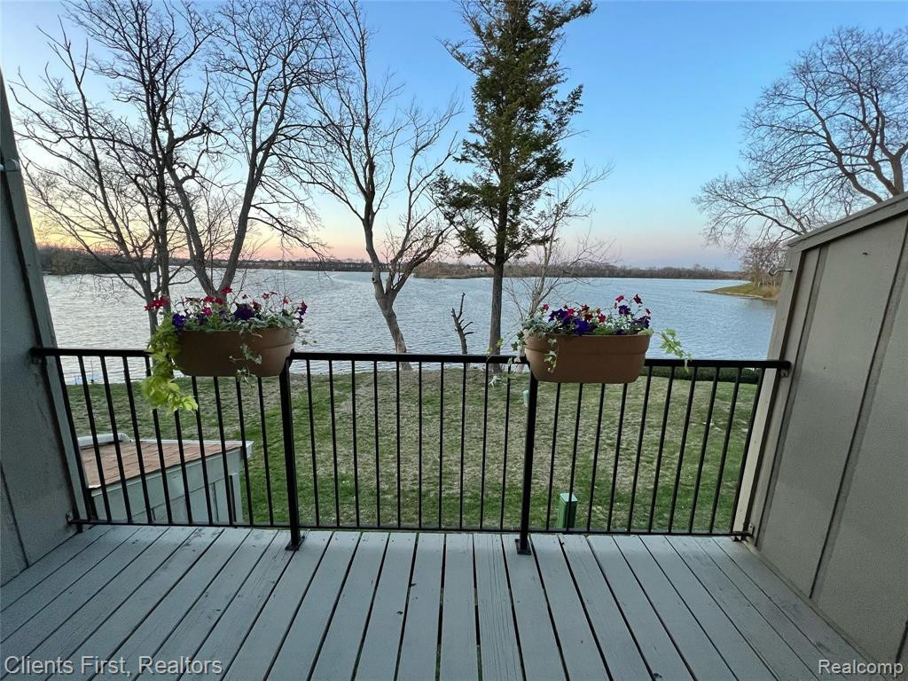 9579 HARBOUR COVE Court, Ypsilanti, MI 48197 — Photo 9