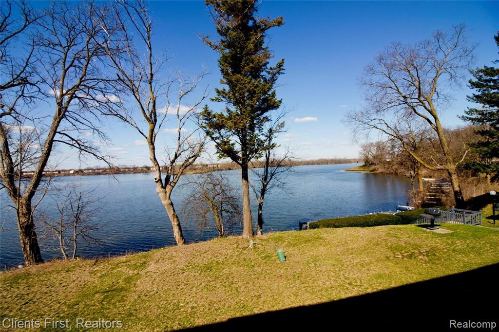9579 HARBOUR COVE Court, Ypsilanti, MI 48197 — Photo 10