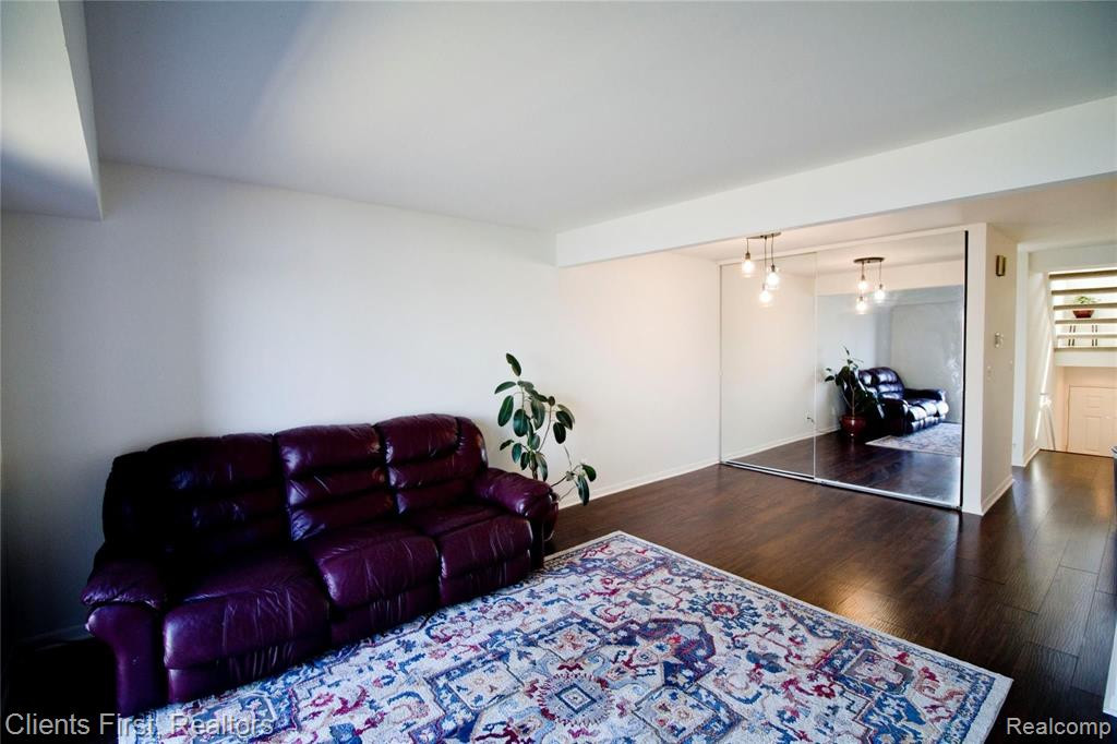9579 HARBOUR COVE Court, Ypsilanti, MI 48197 — Photo 13