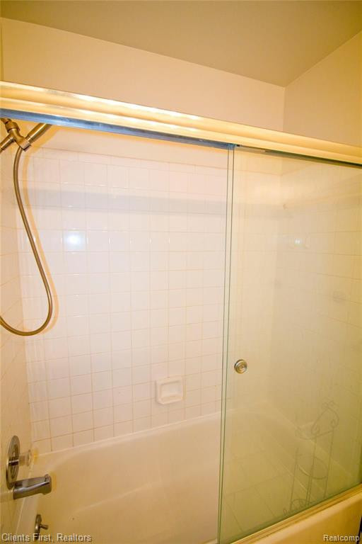 9579 HARBOUR COVE Court, Ypsilanti, MI 48197 — Photo 21