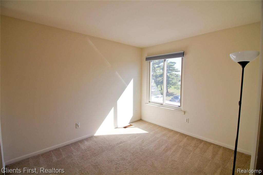 9579 HARBOUR COVE Court, Ypsilanti, MI 48197 — Photo 22