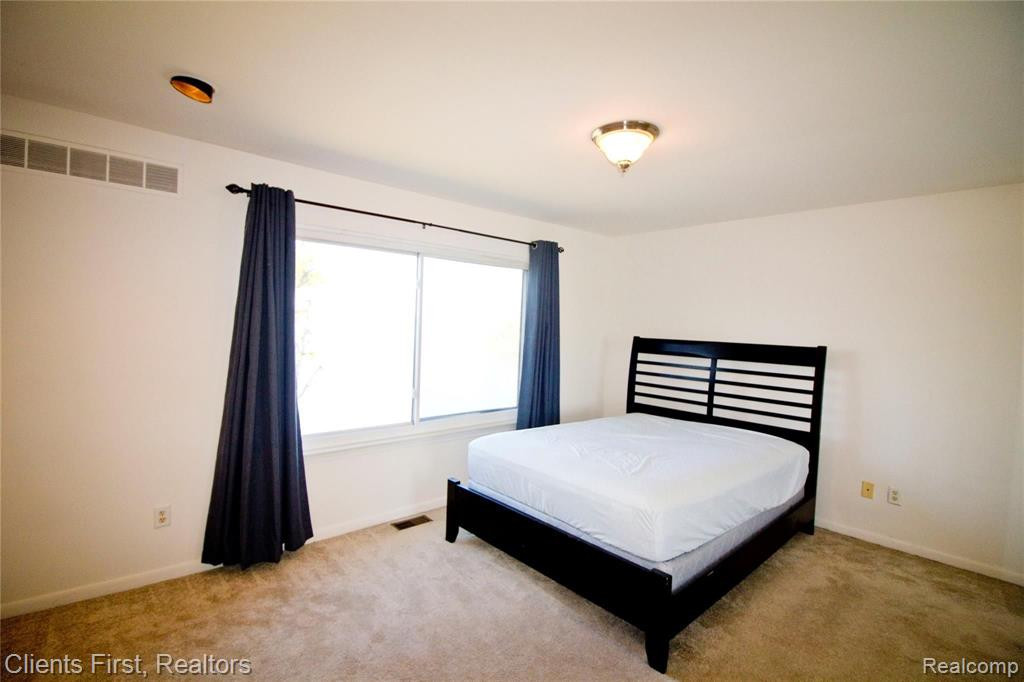 9579 HARBOUR COVE Court, Ypsilanti, MI 48197 — Photo 25