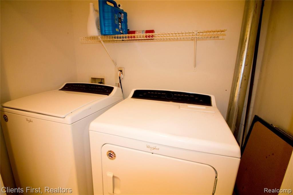 9579 HARBOUR COVE Court, Ypsilanti, MI 48197 — Photo 28