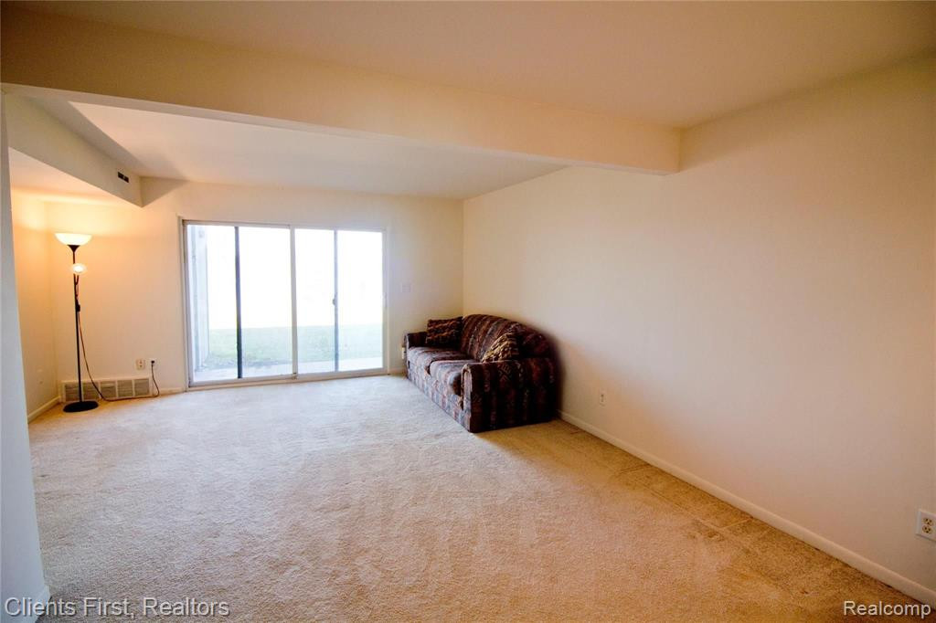 9579 HARBOUR COVE Court, Ypsilanti, MI 48197 — Photo 34