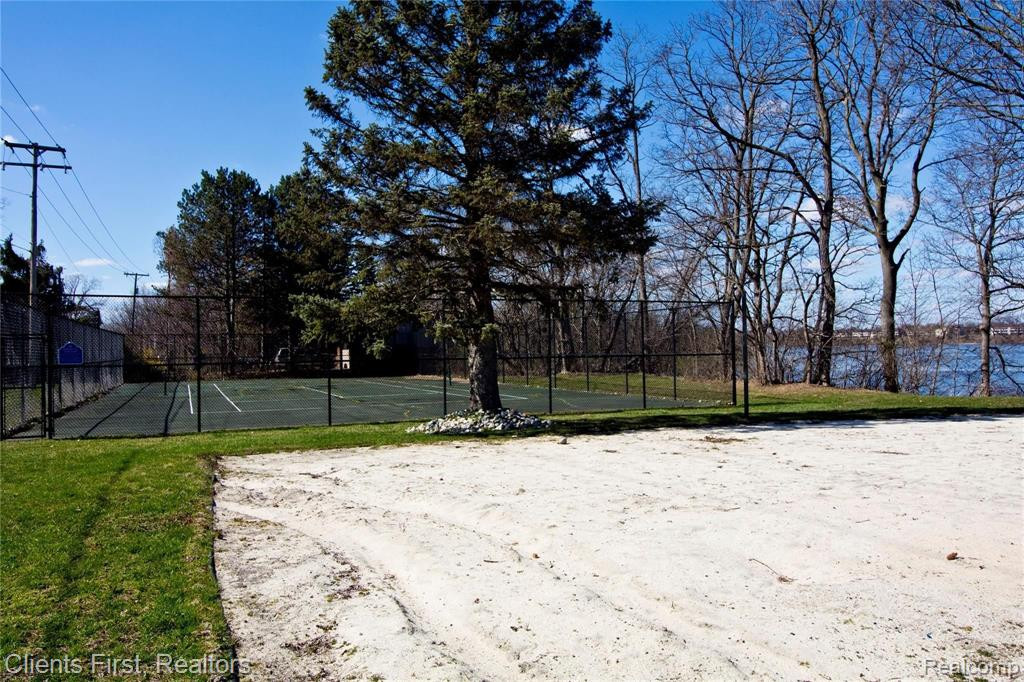 9579 HARBOUR COVE Court, Ypsilanti, MI 48197 — Photo 35