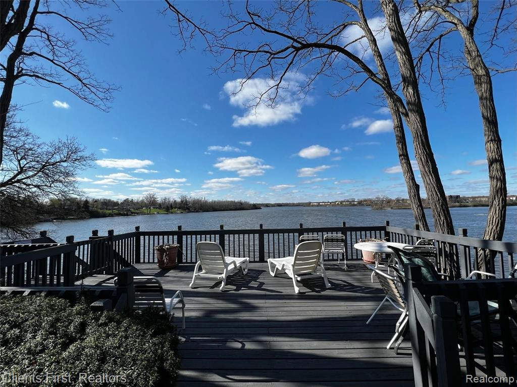 9579 HARBOUR COVE Court, Ypsilanti, MI 48197 — Photo 42