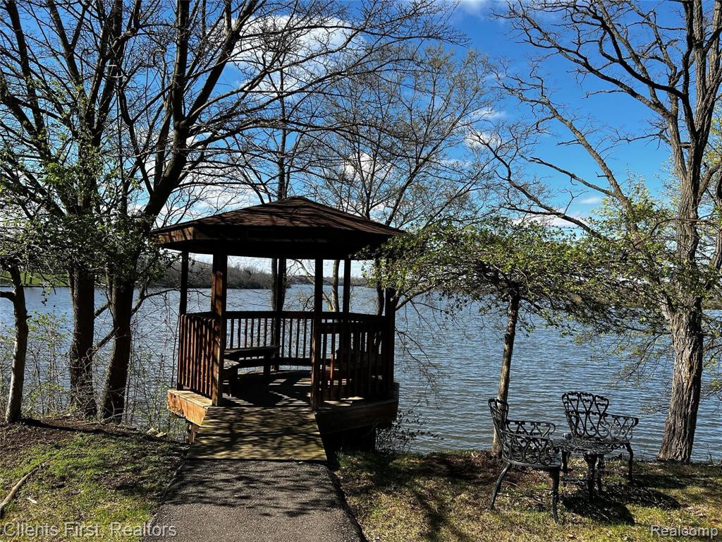 9579 HARBOUR COVE Court, Ypsilanti, MI 48197 — Photo 45