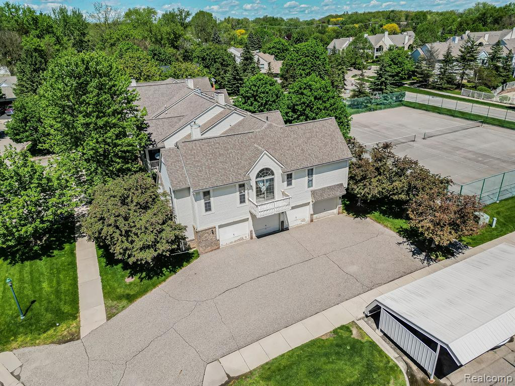 204 MAPLEWOOD, 11, South Lyon, MI 48178 — Photo 3