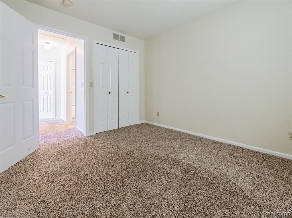 204 MAPLEWOOD, 11, South Lyon, MI 48178 — Photo 16