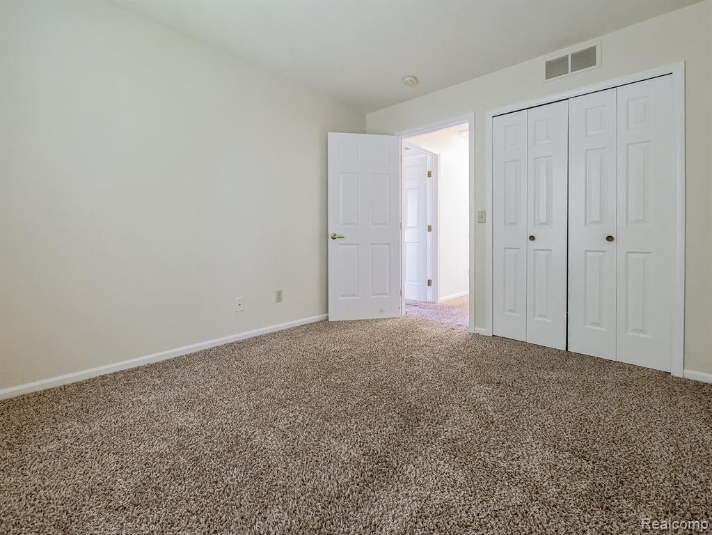 204 MAPLEWOOD, 11, South Lyon, MI 48178 — Photo 18