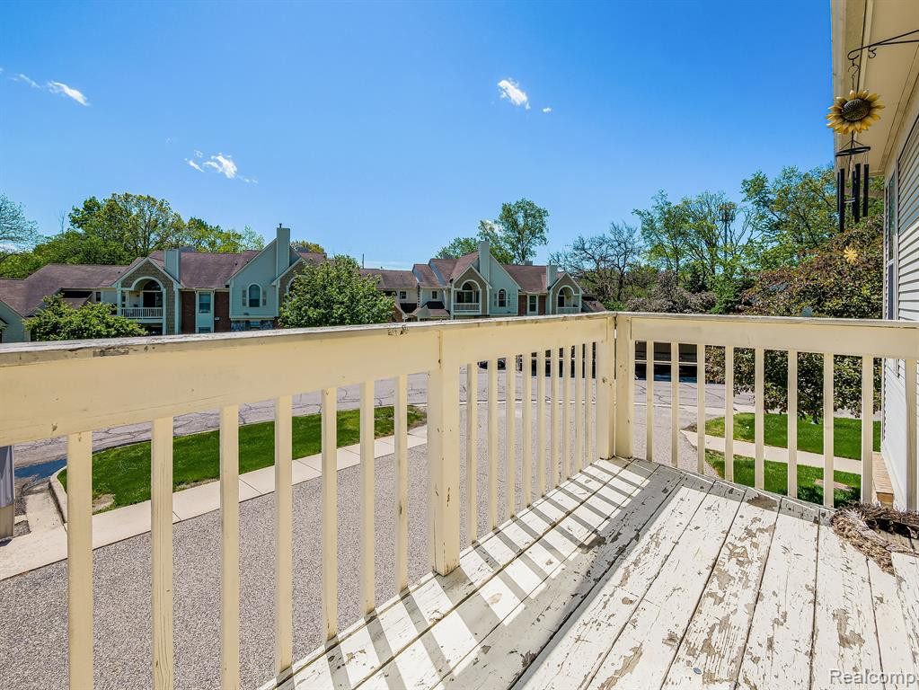 204 MAPLEWOOD, 11, South Lyon, MI 48178 — Photo 23