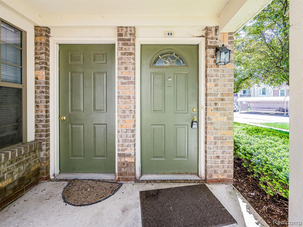 204 MAPLEWOOD, 11, South Lyon, MI 48178 — Photo 26